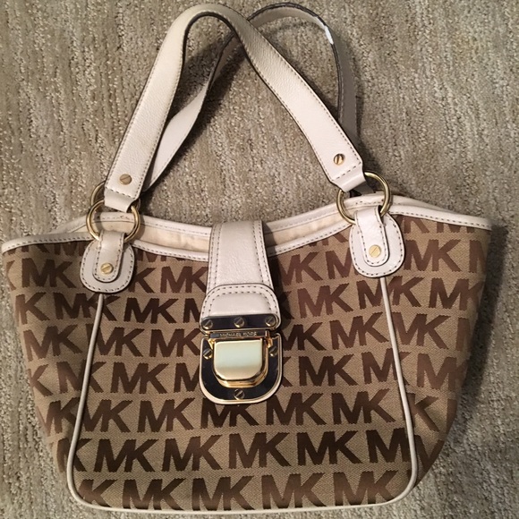 Michael Kors Handbags - Michael Kors latch hook purse/tote